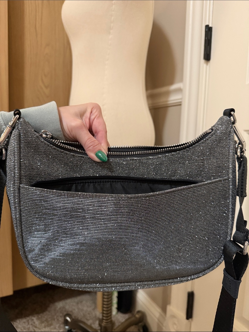 Lululemon City Essentials Small Shoulder Bag - 3L - Picture 10 of 10